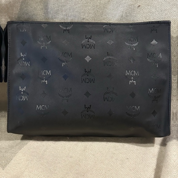 MCM Clutch - Picture 3 of 11